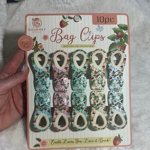 Gourmet Kitchen set of 10 strawberry bag clips  magnet back